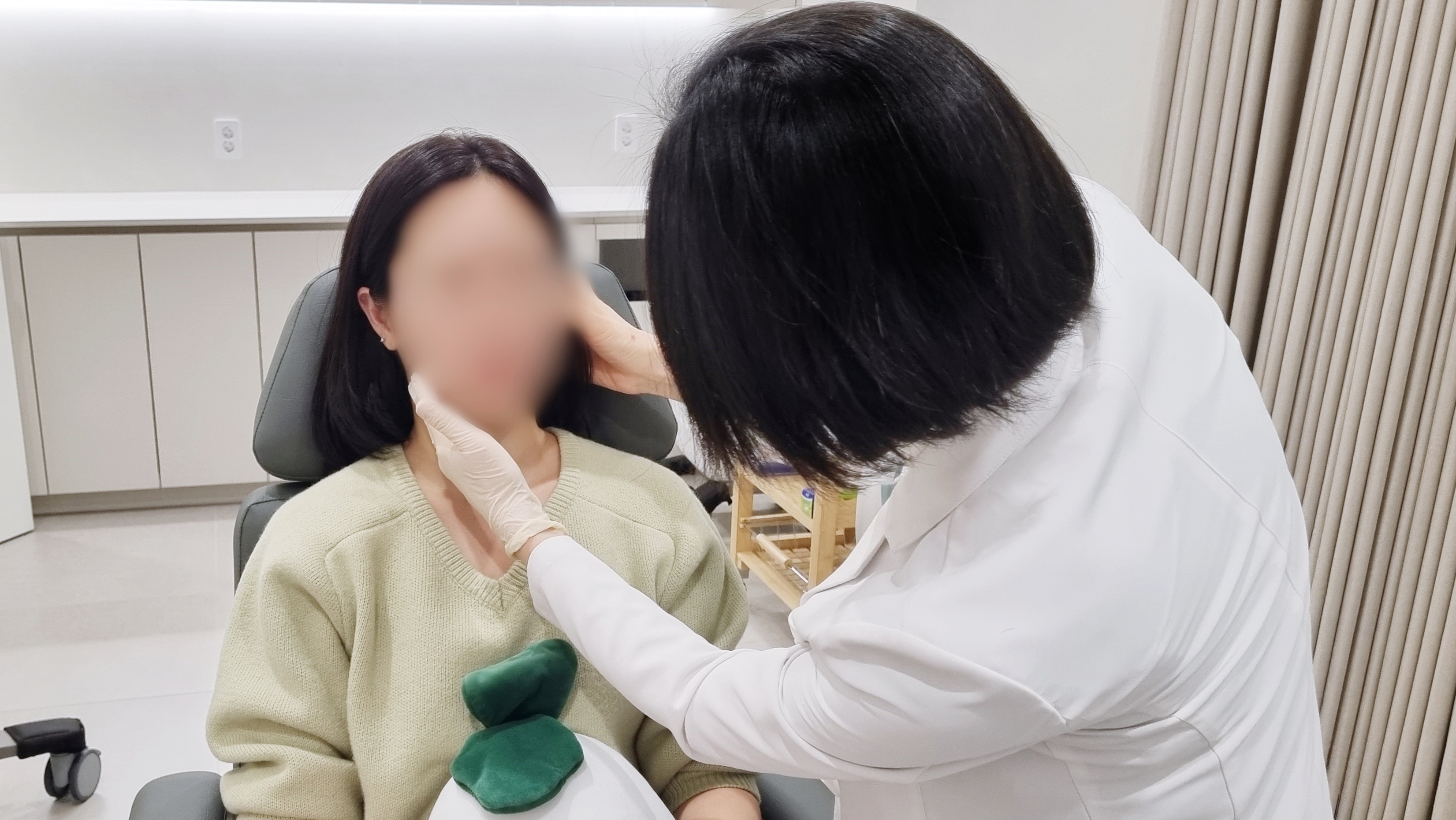 턱끝필러(무턱필러) 시술, 돌출입 개선 효과까지? | 제주도 피부과 YEONOREUM